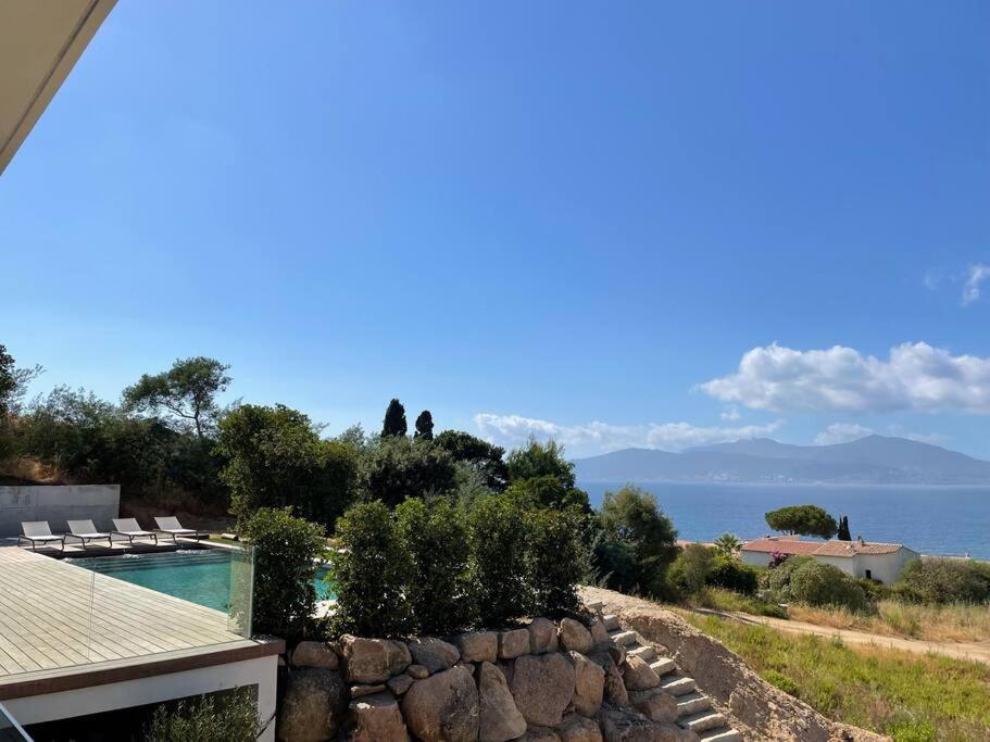 Villa Alandra Pietrosella Bagian luar foto