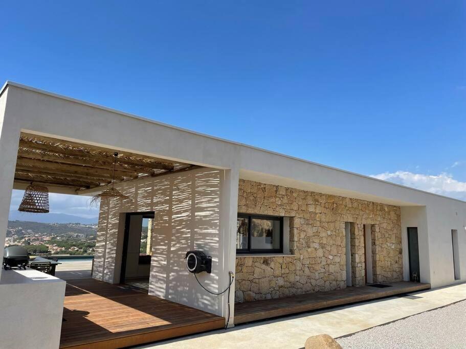 Villa Alandra Pietrosella Bagian luar foto