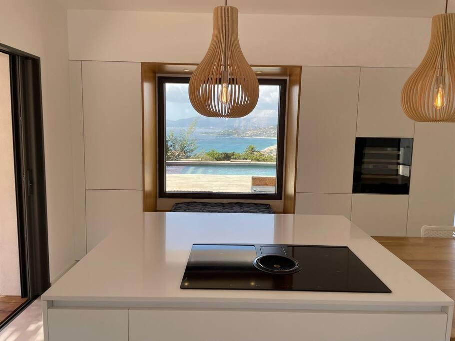 Villa Alandra Pietrosella Bagian luar foto