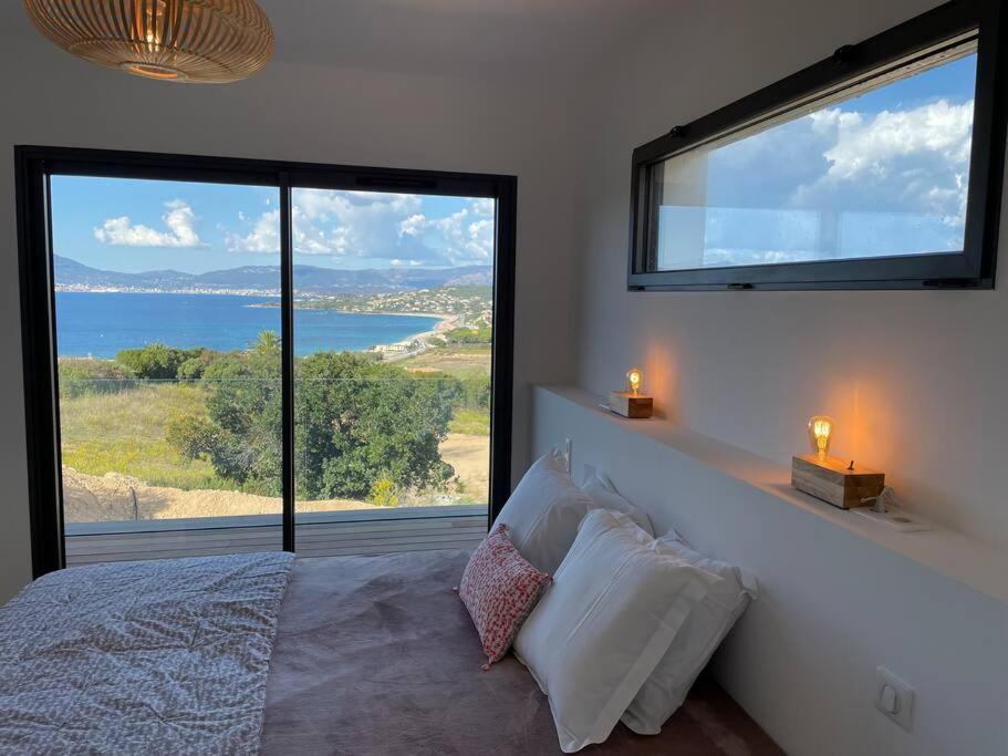 Villa Alandra Pietrosella Bagian luar foto