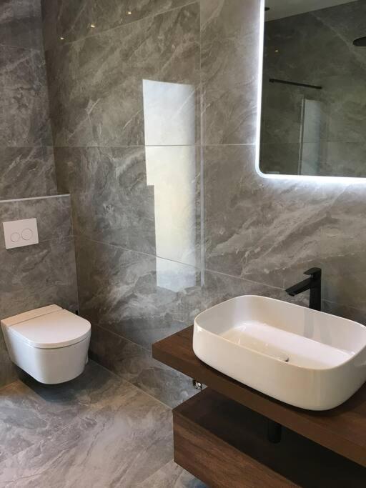 Villa Alandra Pietrosella Bagian luar foto